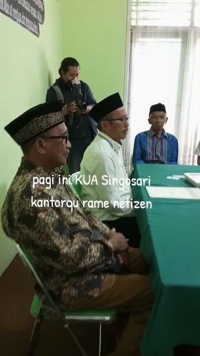 Momen kocak pengantin menikah di KUA ini malah cosplay anime, bikin penghulu nggak habis pikir