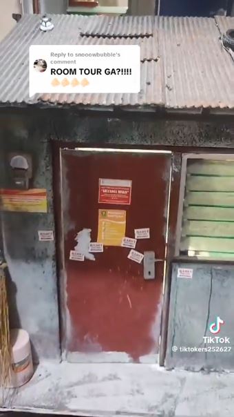 9 Potret rumah dari luar tampak kos buluk ala mahasiswa, sosok penghuninya ini bikin kaget