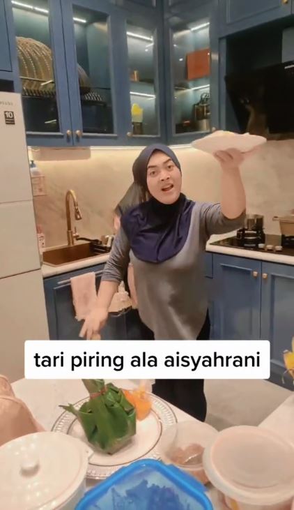Dipersunting pengusaha sukses, 9 potret dapur Aisyahrani adik Syahrini viewnya langsung kolam renang