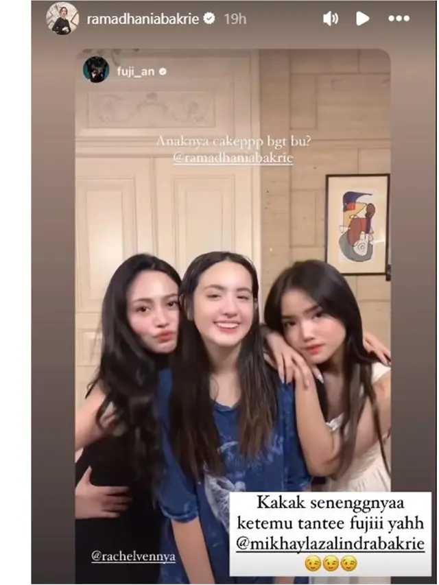 Ngaku ngefans, ini 7 momen Mikhayla anak Nia Ramadhani TikTokan bareng Fuji, parasnya bak seumuran