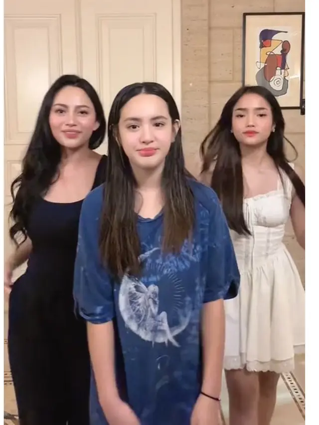 Ngaku ngefans, ini 7 momen Mikhayla anak Nia Ramadhani TikTokan bareng Fuji, parasnya bak seumuran