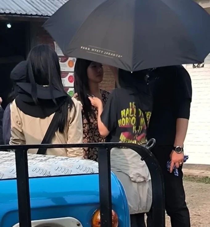 9 Potret Kim Go-eun jalani syuting iklan di Garut Jawa Barat, pesona cantiknya bak teteh Sunda