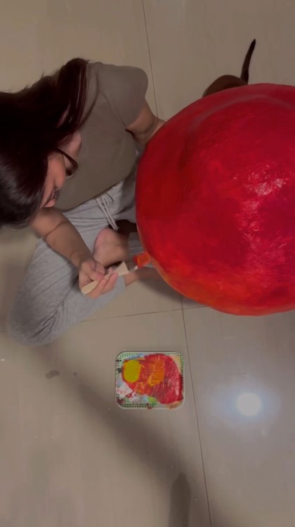 Dekorasinya bikin sendiri selama seminggu, ini 9 momen Julian Jacob dan Mirriam Eka rayakan ultah anak