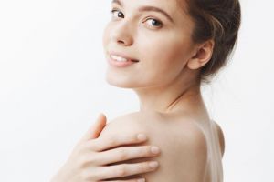 Tanpa suntik vitamin C, kombinasi sabun pencerah dicampur 1 jenis minuman ini bikin kulit putih merata