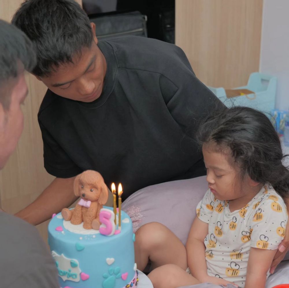 9 Momen Sarwendah beri kejutan ulang tahun dua putrinya, ketidakhadiran Ruben Onsu dipertanyakan
