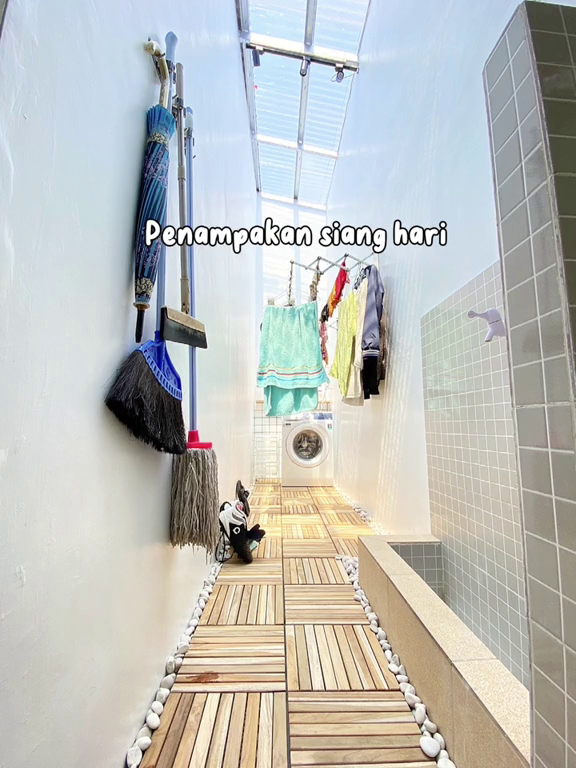 Cuma manfaatkan sisa tanah lebar 1 meter, 9 cara bangun laundry room minimalis buat rumah subsidi