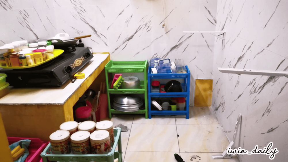 9 Cara makeover dapur buluk di kontrakan 3 petak biar makin fungsional, tetap mewah bak pakai marmer