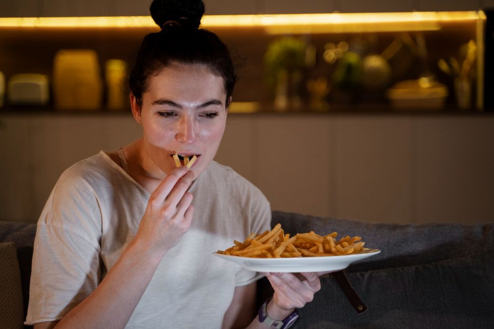 Tanpa di sadari, 5 makanan ini ternyata berisiko tinggi menyebabkan stroke di usia muda