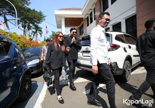 Masih berhubungan baik, 7 momen Anji tampil serasi dengan istri saat sidang cerai ini tuai perhatian