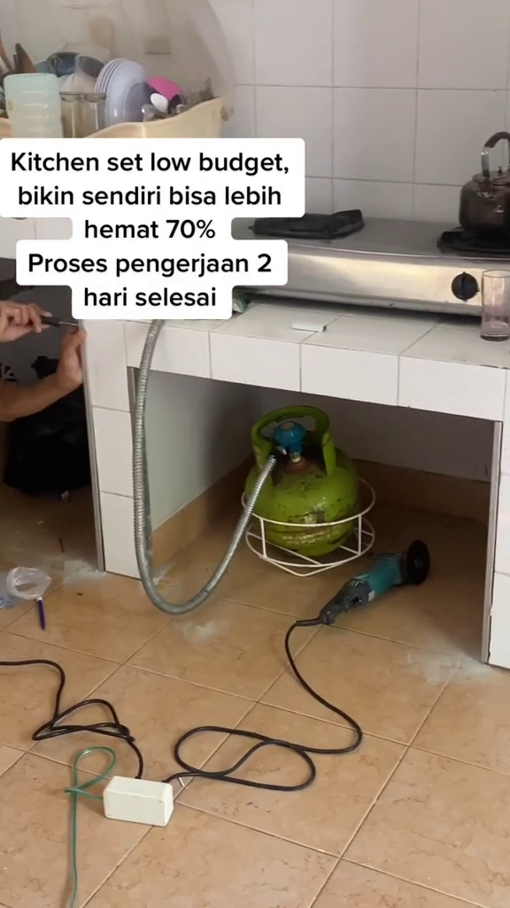 9 Cara bikin pintu slide kabinet sendiri tanpa bantuan tukang, bikin dapur auto bersih dan rapi