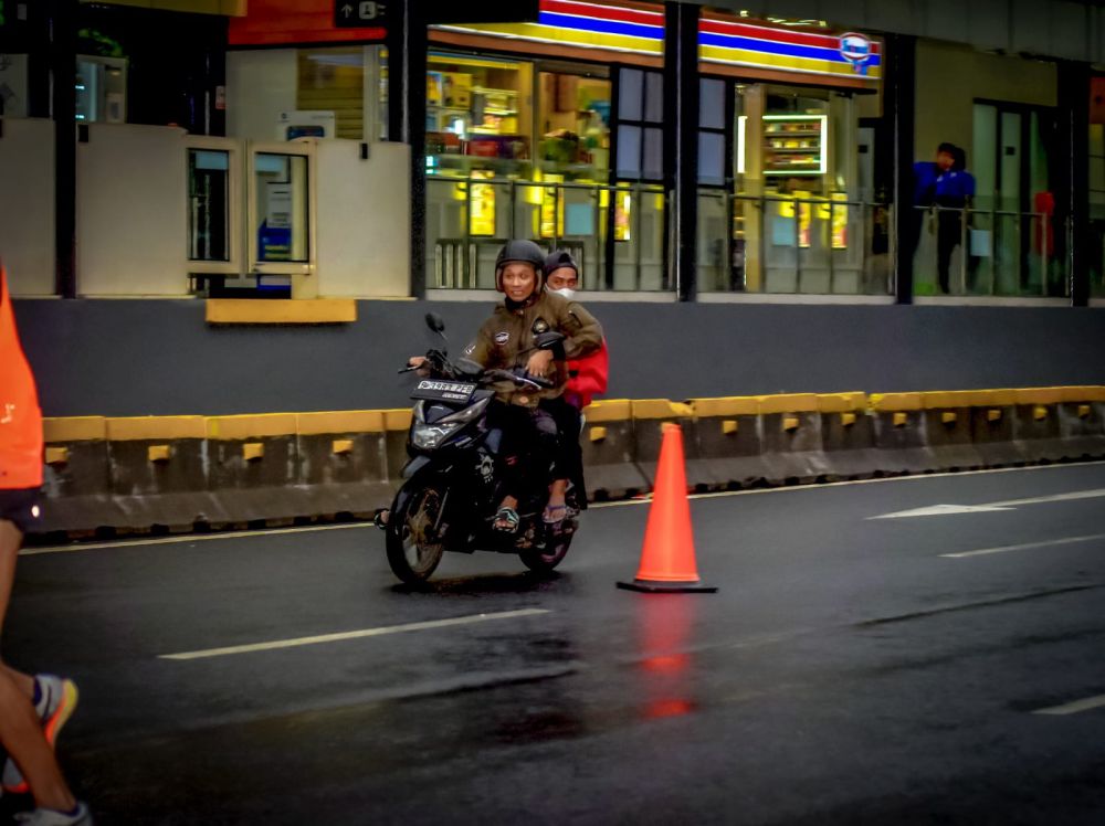 Ambil foto momen Car Free Day, fotografer ini tak sengaja jepret pelaku penjambretan di Jakarta