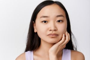 Tak perlu pakai lip scrub, ini trik cerahkan bibir hitam dan sangat kering dengan 2 bahan dapur