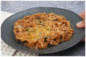 Sering gagal bikin telur dadar krispi keriting? Cowok ini share triknya tanpa hilangkan protein