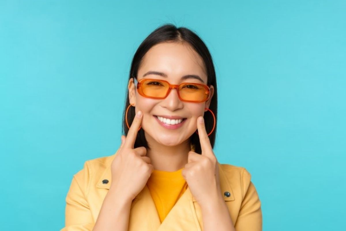 This cooking ingredient can make yellow teeth turn white automatically