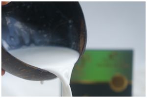 Trik mencairkan santan beku tanpa dipanaskan di atas panci, simpel cuma dalam hitungan detik