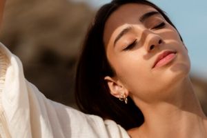 Physical, chemical, atau hybrid sunscreen yang lebih cocok untuk jenis kulitmu?