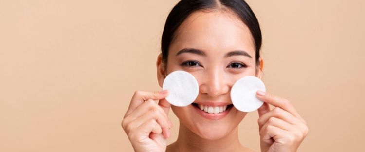 Kebiasaan hapus makeup ini ungkap kamu tipe morning person atau night person