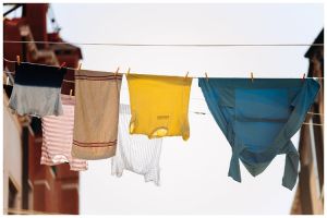 Tanpa direndam pewangi pakaian, ini trik usir bau keringat di ketiak baju cuma andalkan 2 bahan dapur