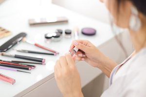 Kesalahan pakai makeup ini cuma dilakukan sama newbie, yakin bisa lulus tes ini?