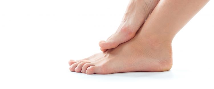 [KUIS] Mata kaki menghitam bisa cerah tanpa krim bleaching, pilih 1 bahan alami untuk lihat caranya