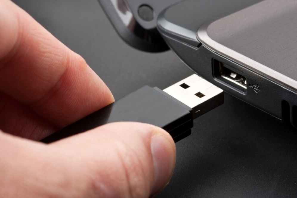 Cara memperbaiki drive USB eksternal yang tidak terbaca di perangkat Windows