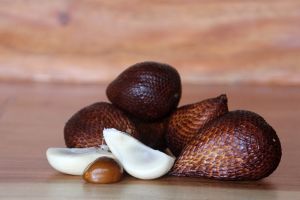 [KUIS] Caramu mengupas salak bisa tunjukkan karakter aslimu, cek di sini sekarang