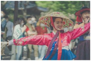 [KUIS] Kamu lolos jadi MUA kalau bisa jawab semua kuis seputar Korean makeup look ini