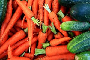 [KUIS] Uji wawasanmu, sayuran-sayuran ini perlu dikupas nggak sih sebelum dimakan?