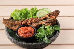 [KUIS] Cara pacarmu makan pecel lele bongkar watak aslinya saat marah-marah, cari tahu di sini yuk