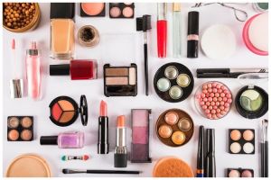 [KUIS] Banyak yang belum tahu, ayo tebak singkatan dari nama brand kecantikan ternama ini yuk!