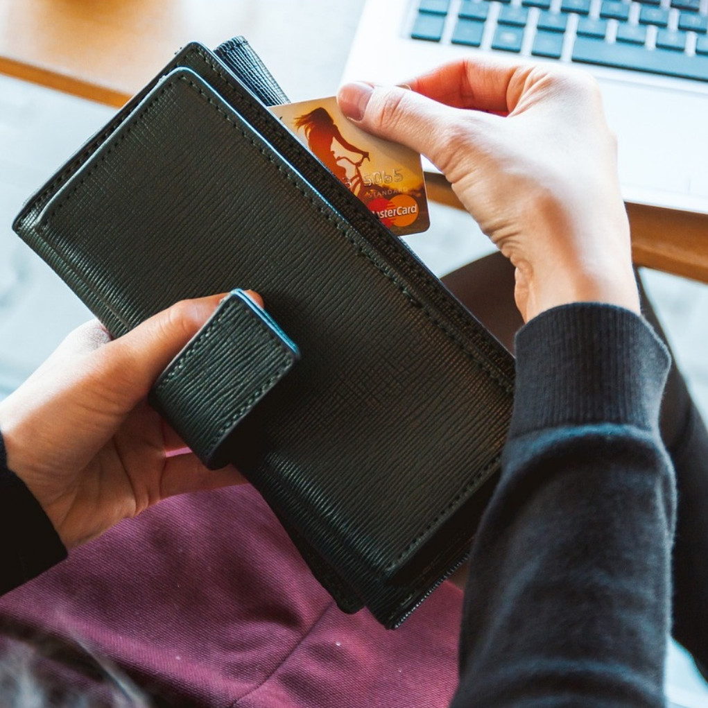 [KUIS] Tunai atau cashless? Ternyata caramu bayar belanjaan ungkap seberapa hemat kamu mengelola uang