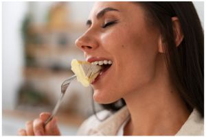 Mengunyah makanan 40 kali efektif bikin berat badan turun, ini fakta dan tips diet sehat