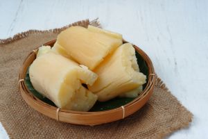 [KUIS] Uji keahlianmu, sudahkah benar caramu goreng singkong agar mekar sempurna dan empuk di dalam?