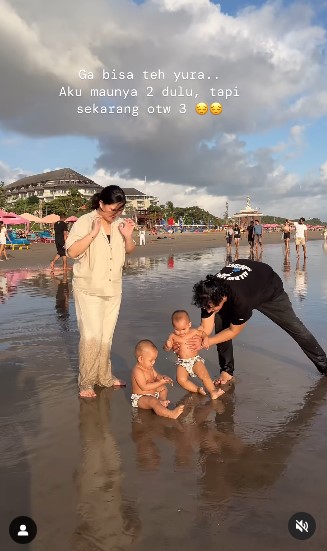 Usai setahun melahirkan bayi kembar, Masayu Clara kini kembali umumkan kehamilan keduanya