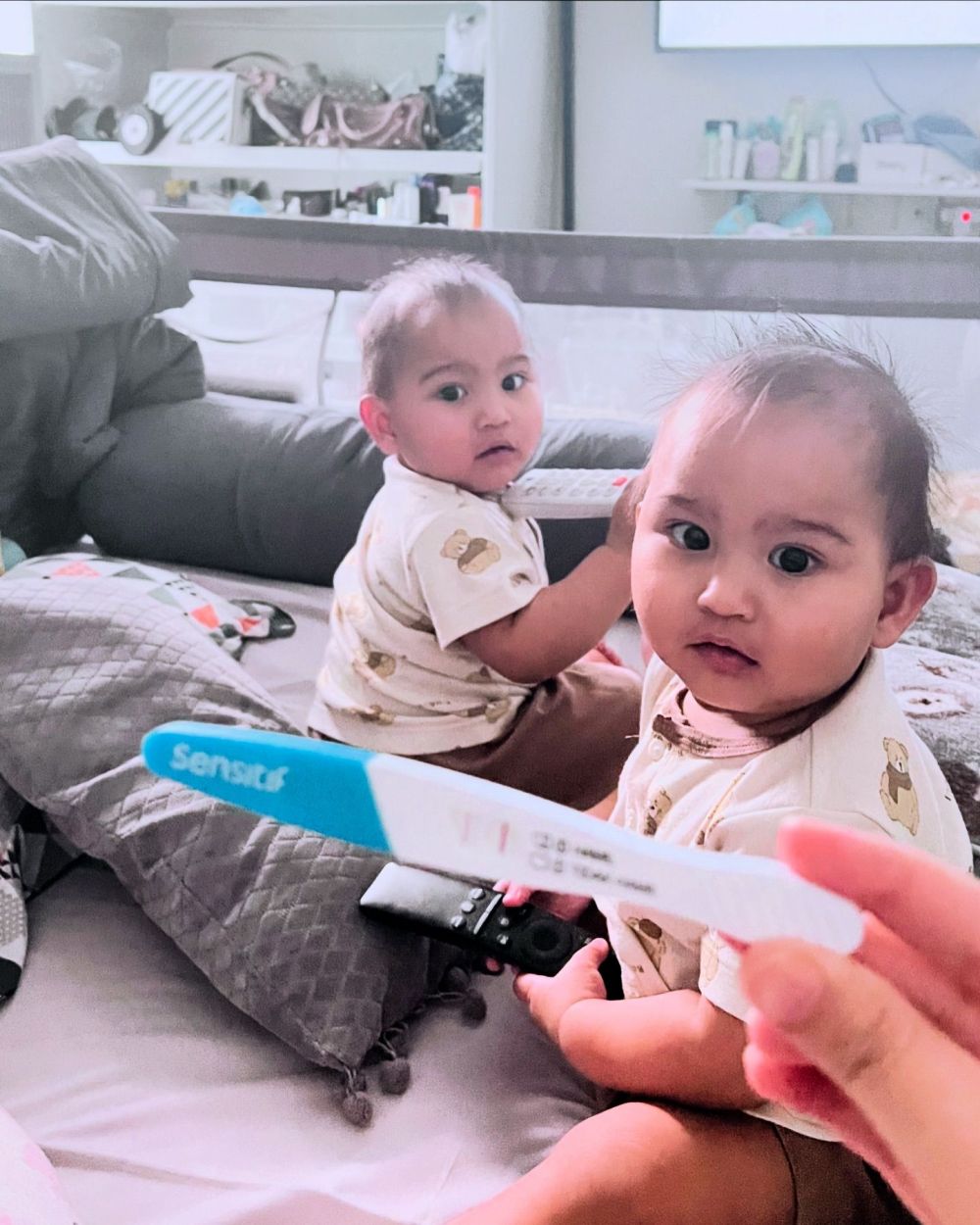 Usai setahun melahirkan bayi kembar, Masayu Clara kini kembali umumkan kehamilan keduanya