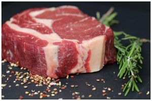 Modal Rp6.000-an, wanita ini bisa sulap daging sapi biasa jadi seempuk wagyu dengan 1 bahan dapur