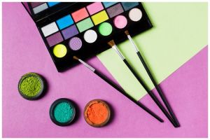 [KUIS] Melukis wajah jangan pakai cat kertas, yuk kenalan sama face painting yang aman dipakai