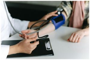 Sering dianggap pemicu hipertensi, 9 makanan dan minuman ini boleh dikonsumsi penderita darah tinggi