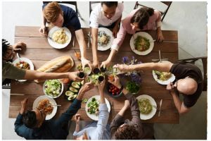 Kelihatan sepele, 9 kebiasaan setelah makan ini bisa bikin pencernaan terganggu