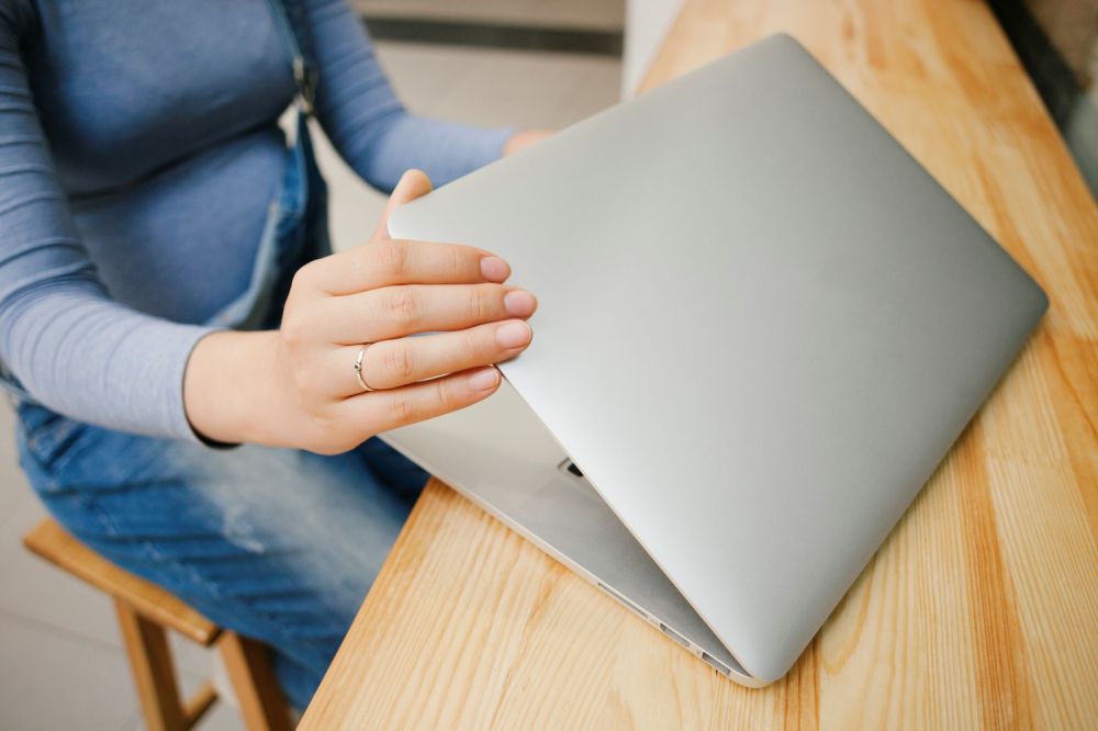 Begini 4 Cara strongmerawat MacBook/strong agar bisa bertahan lebih lama
