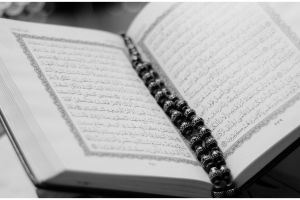 Sebutkan dan jelaskan 5 macam hukum islam, lengkap dengan pengertian dan contohnya