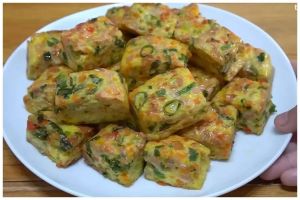 Trik memasak telur dadar lebih tebal tanpa perlu tambahan sayur kol atau tahu