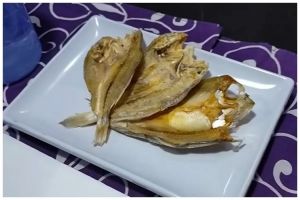 Cara mengurangi rasa asin berlebih pada ikan asin menggunakan 1 alat sederhana