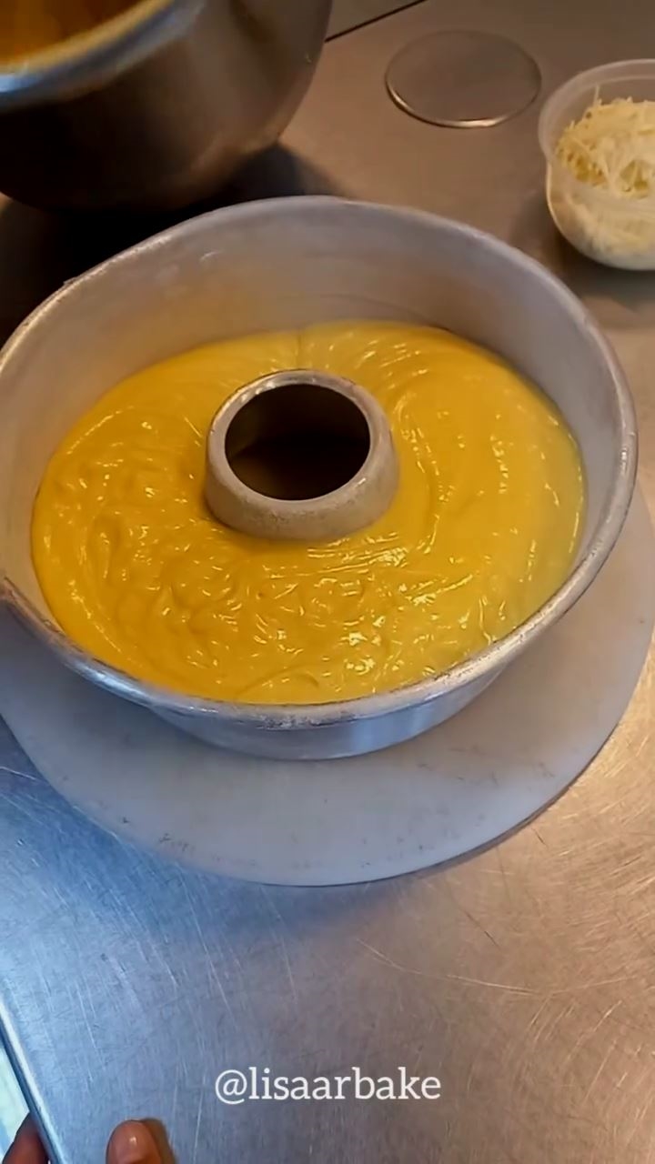 Jangan taburi tepung, ini trik agar adonan roti mudah lepas dan tak lengket di loyang usai dipanggang