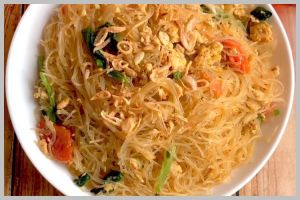 Tanpa direbus, ini trik bikin bihun goreng lezat, bebas gumpal, dan tidak lengkap di wajan