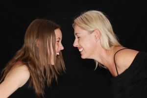 Contoh unsur humor teks anekdot yang membuat tersenyum