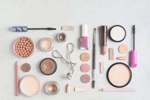 5 Petunjuk memilih skincare aman dan berkualitas untuk pemula