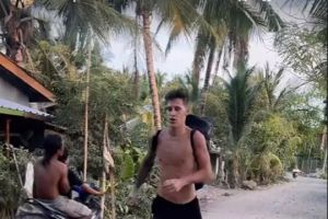 Viral Fabio Quartararo jogging telanjang dada di perkampungan sebelum balapan MotoGP Mandalika 2024