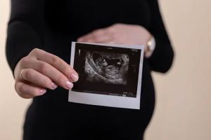 5 Tafsir mimpi melihat orang hamil kembar, simbol peluang baru