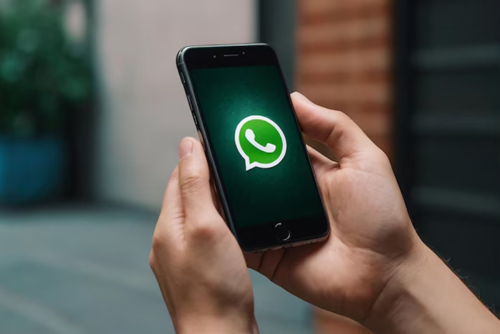 Cara membatasi siapa yang dapat mengirim pesan di obrolan grup WhatsApp